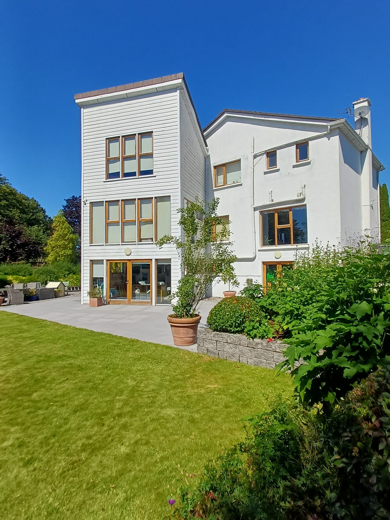 House and garden in Cork after a Gold Standard Full House Softwash by Biosoft Powerwash