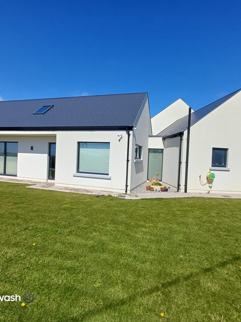 House and garden in Cork with clean render after a Gold Standard Full House Softwash